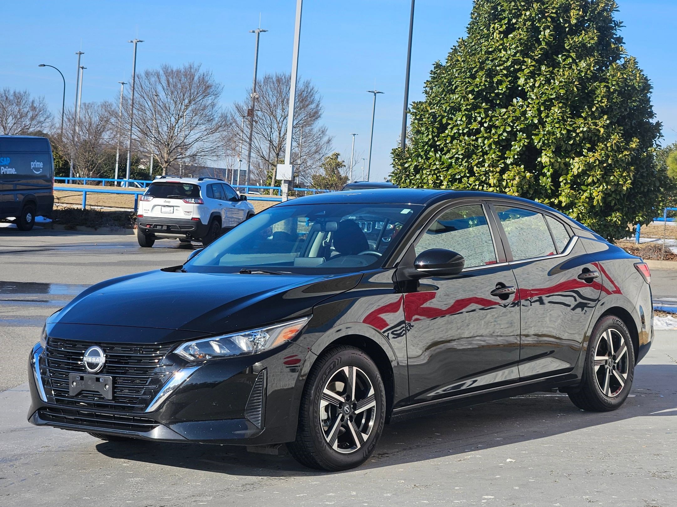 Used 2024 Nissan Sentra SV image 3