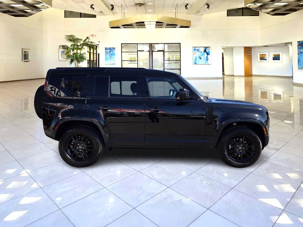 Used 2025 Land Rover Defender 110 S image 8