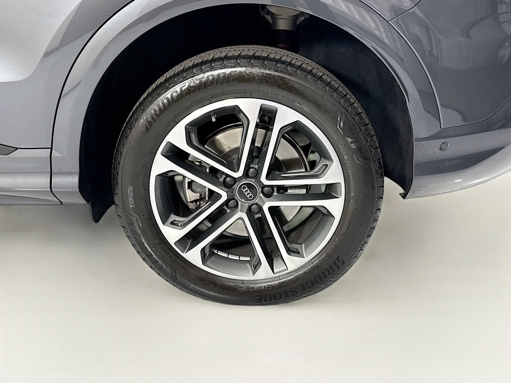 Certified 2025 Audi Q5 Premium w/ Premium Plus AWD/4WD image 32