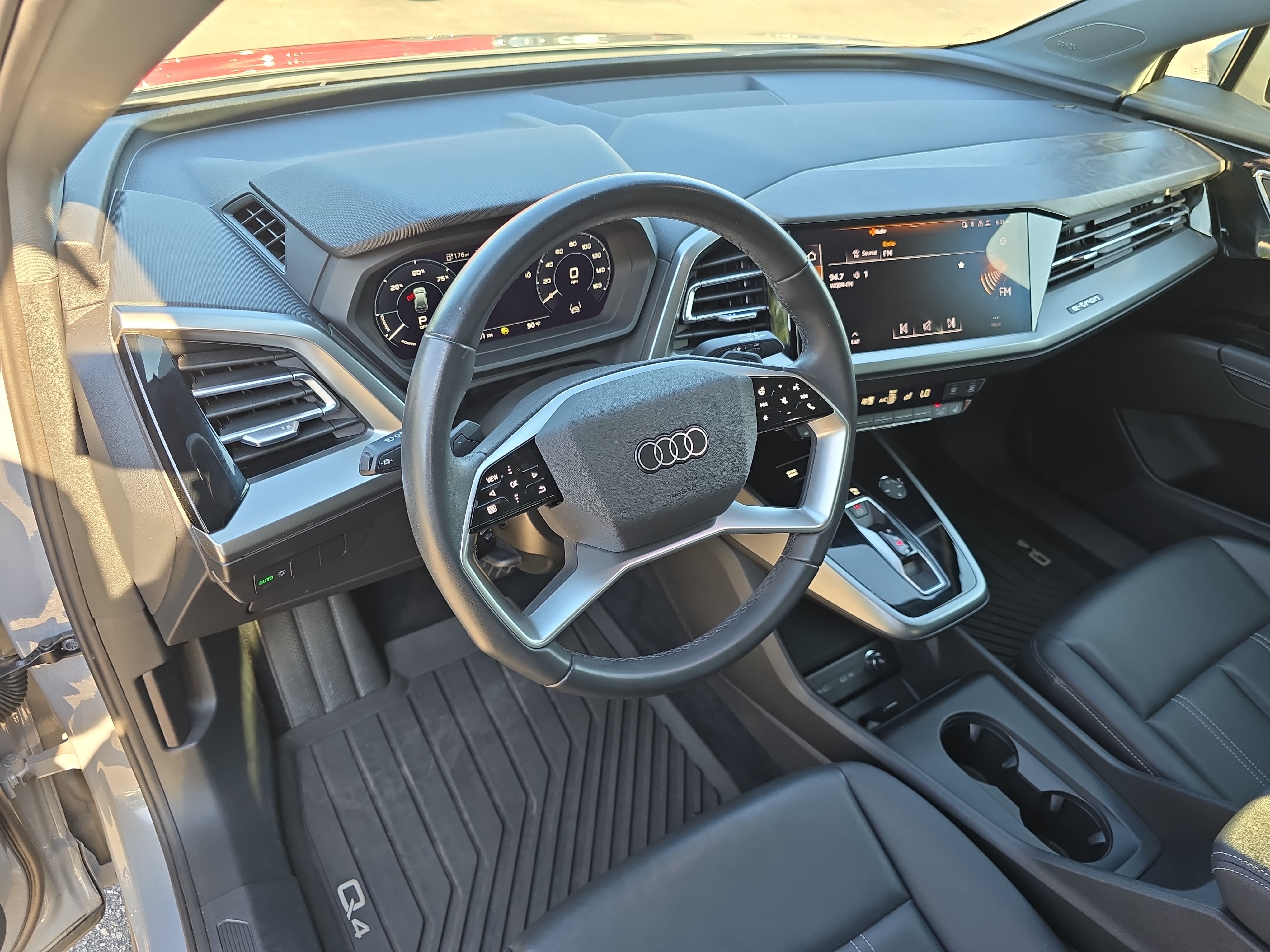 Used 2023 Audi Q4 e-tron Premium Plus w/ Premium Plus RWD image 16