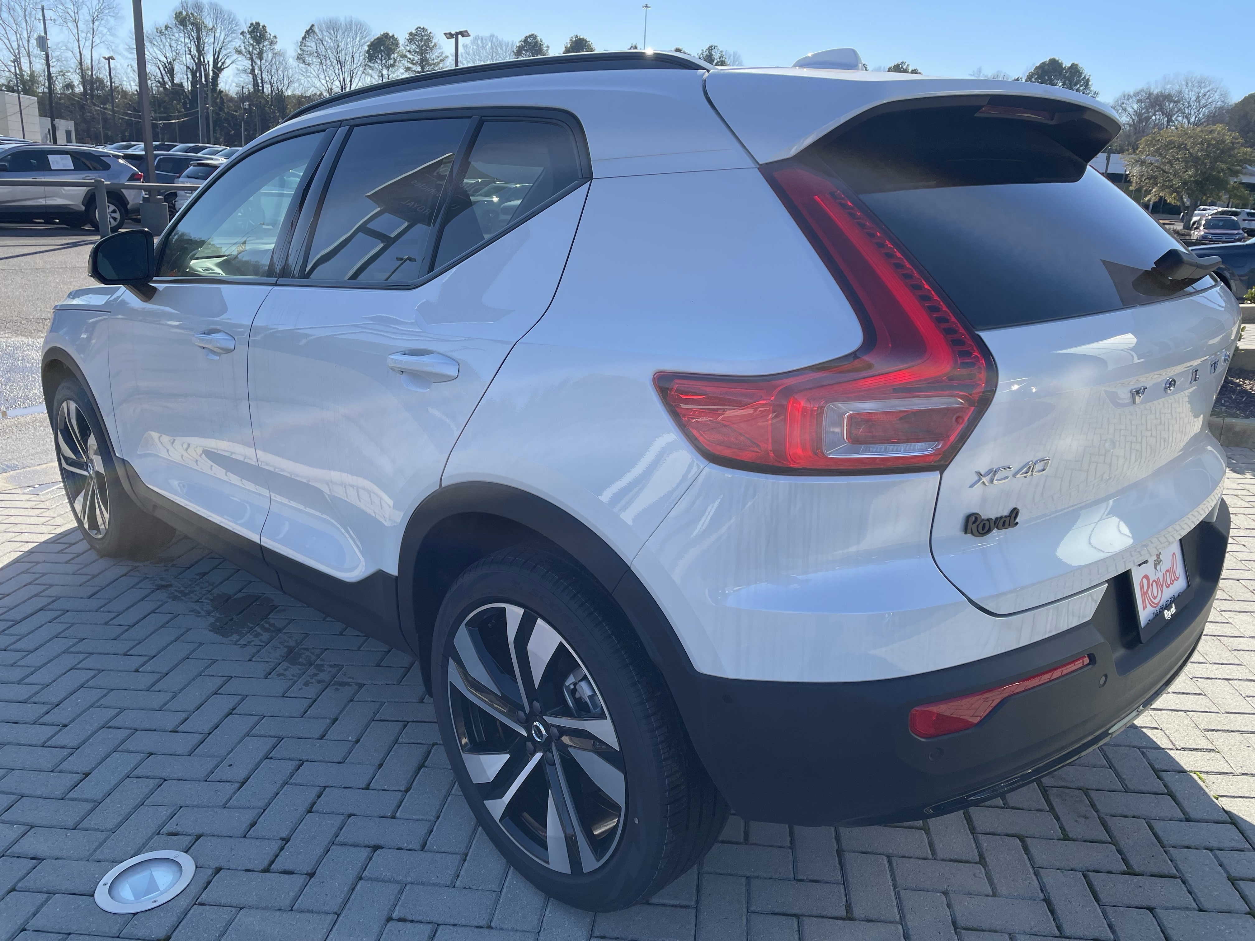 New 2026 Volvo XC40 B5 Ultra w/ Protection Package Premier image 6