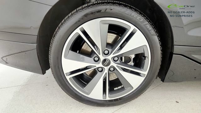 Used 2025 Audi A6 e-tron Premium Plus w/ Premium Plus RWD image 80