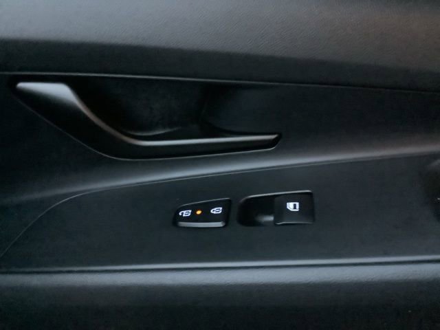 Certified 2025 Hyundai Elantra Sport image 30