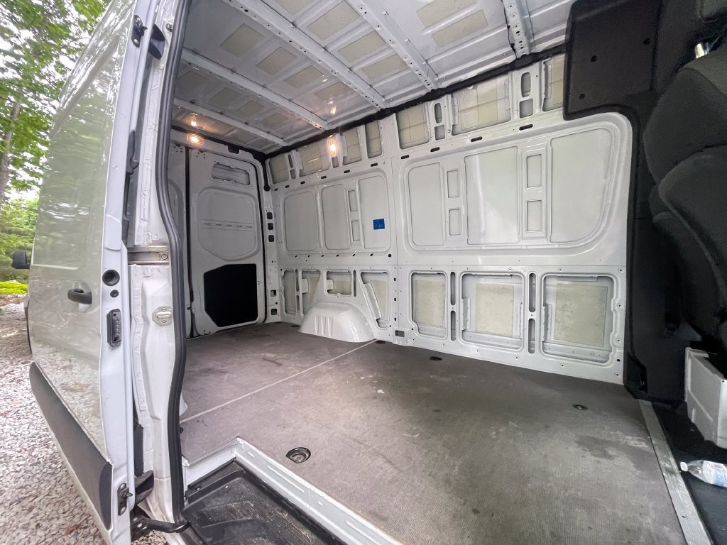 Used 2025 Mercedes-Benz Sprinter 2500 image 18