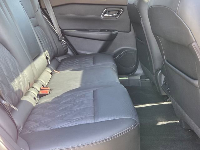 Used 2021 Nissan Rogue Platinum AWD/4WD image 26