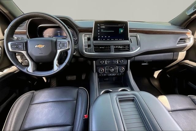 Used 2024 Chevrolet Suburban Premier AWD/4WD image 7