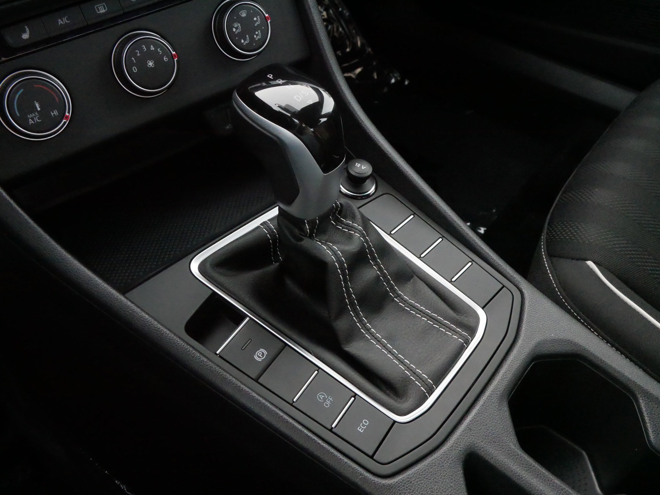 Certified 2024 Volkswagen Jetta Sport image 24