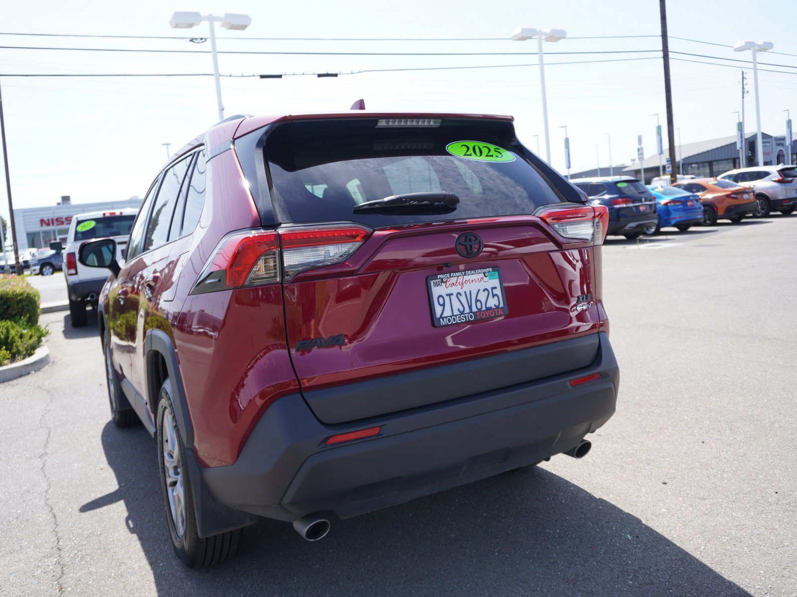Used 2025 Toyota RAV4 XLE w/ Convenience Package AWD/4WD image 9