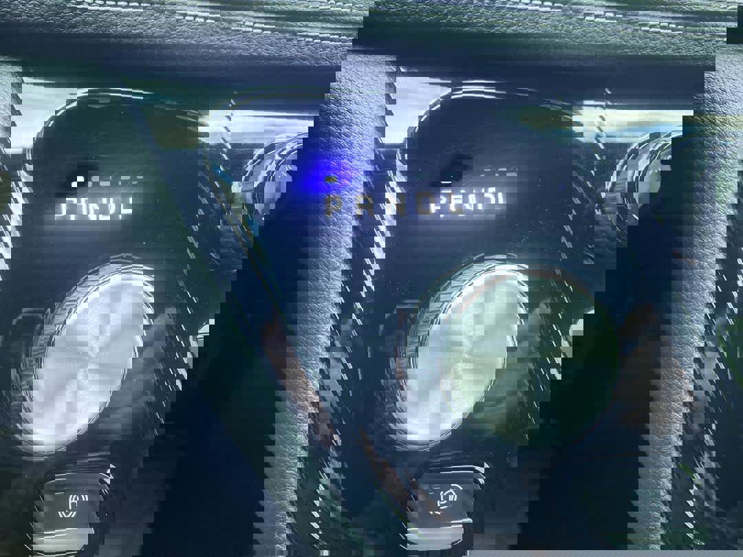 Used 2022 Chrysler Pacifica Touring-L w/ Uconnect Theater Family Group image 20