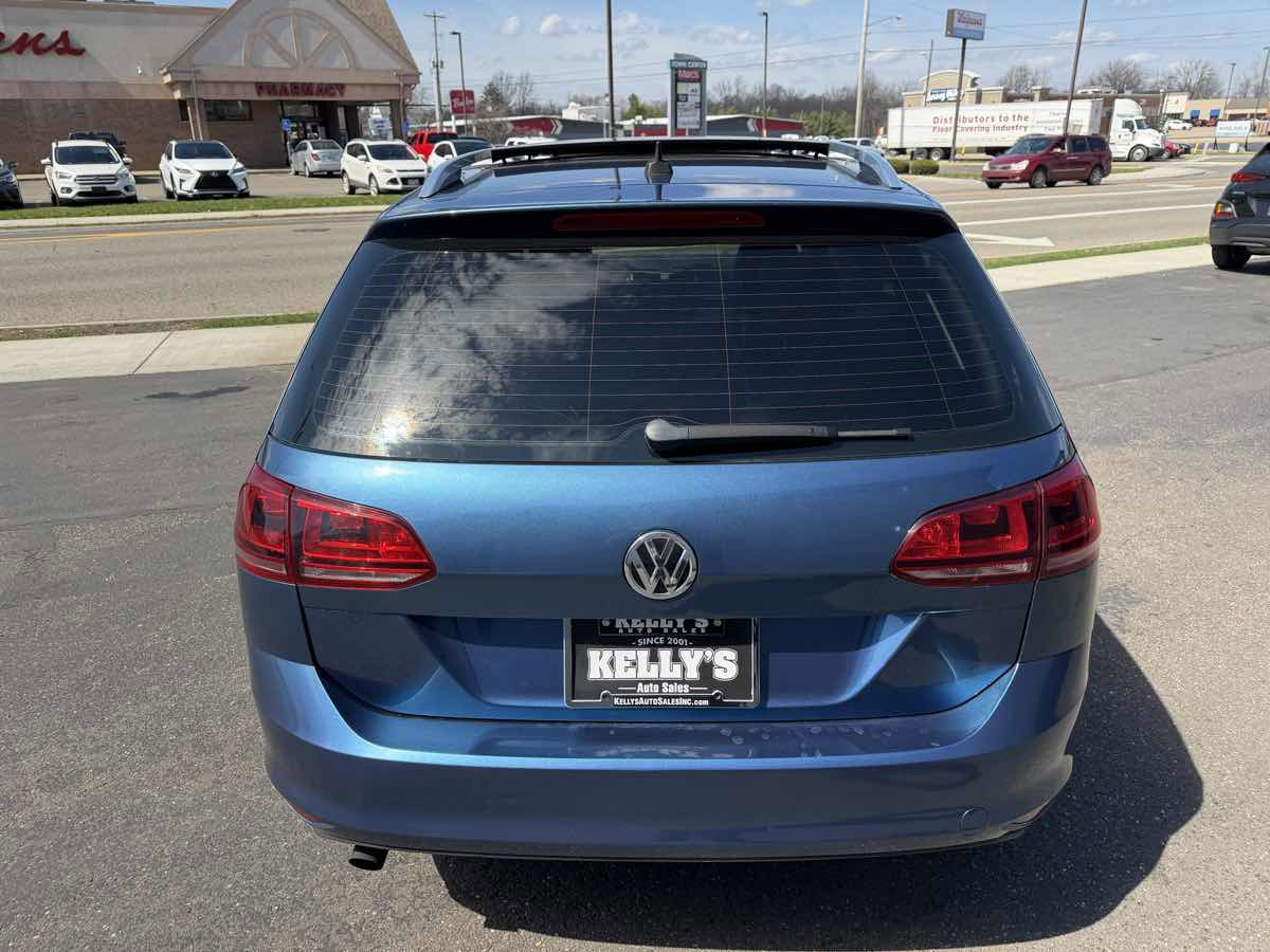 Used 2015 Volkswagen Golf SEL image 4