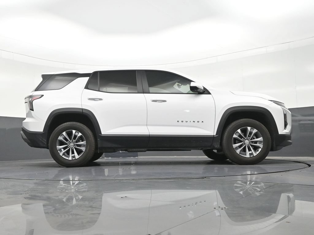 Used 2025 Chevrolet Equinox LT w/ Safety and Technology Package FWD image 29