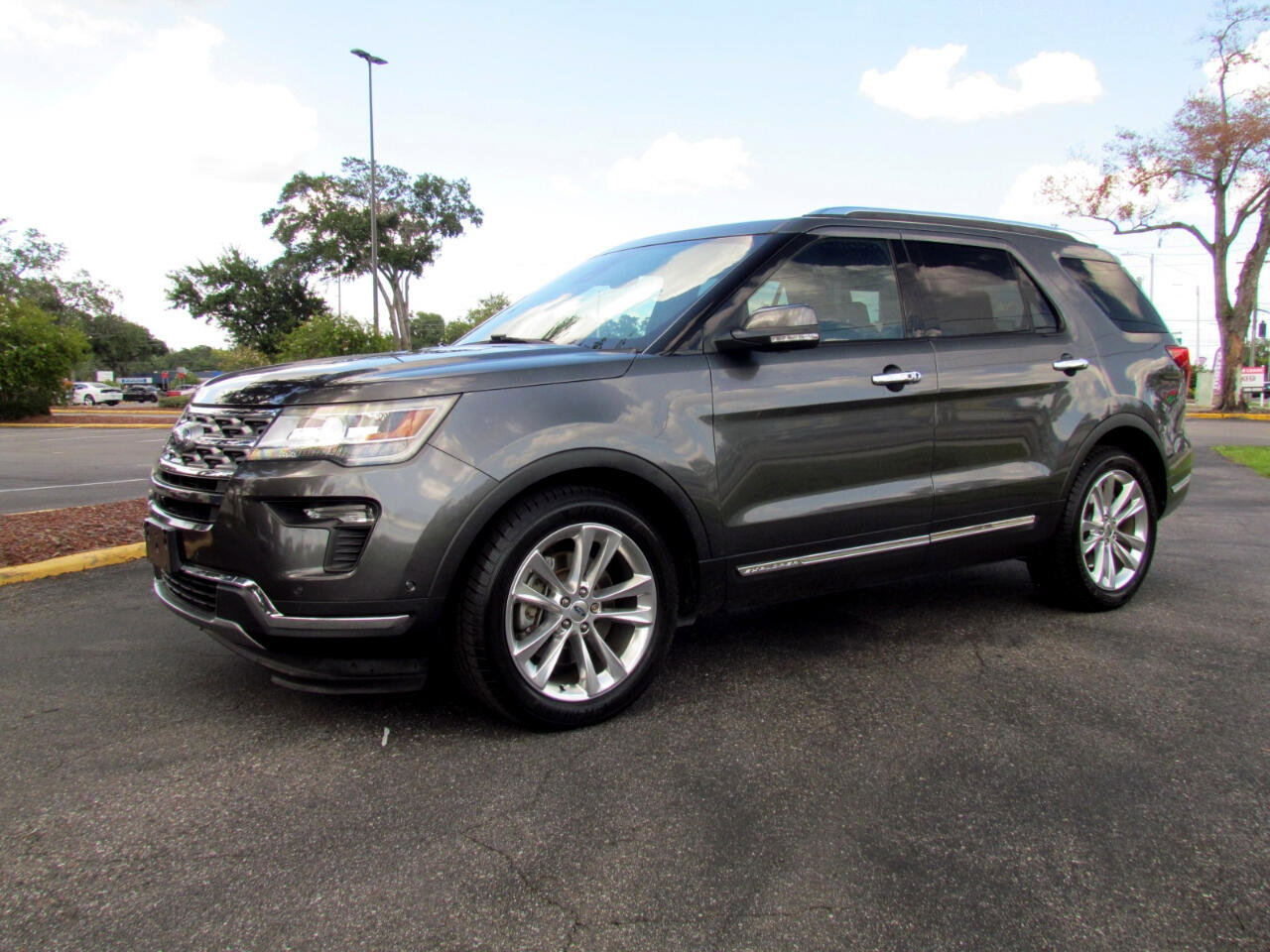 Used 2018 Ford Explorer Limited w/ Equipment Group 301A image 3
