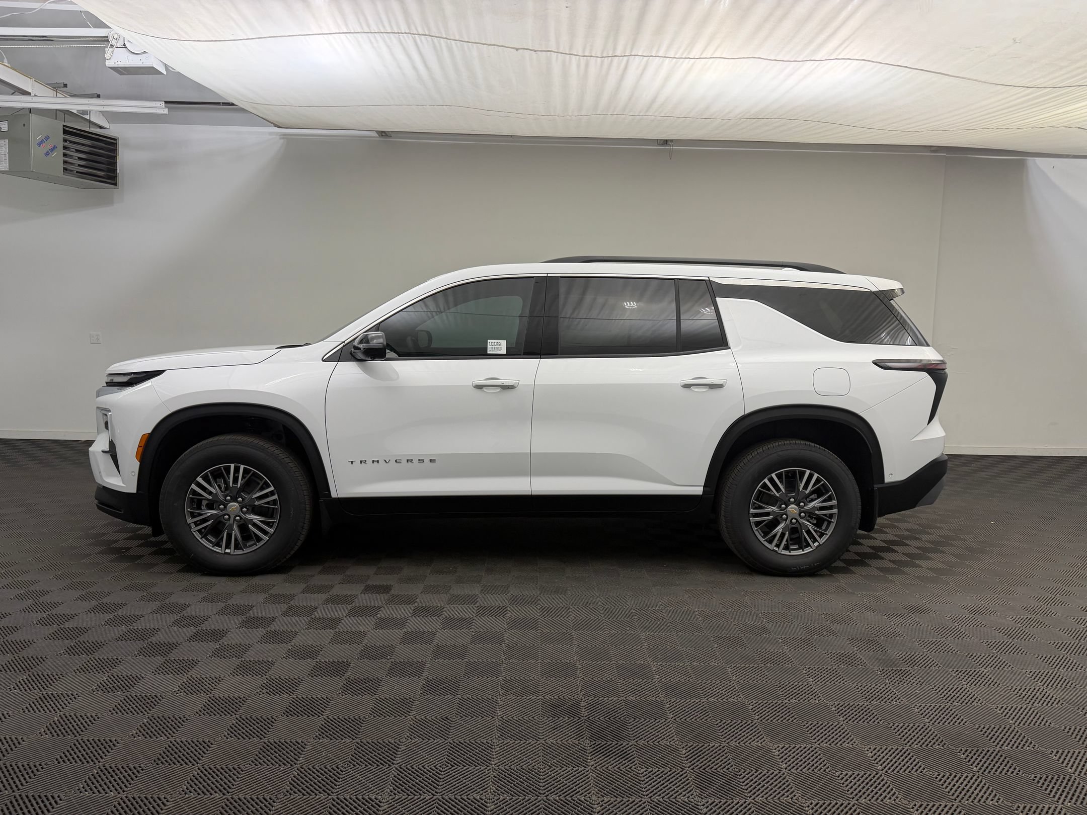 New 2026 Chevrolet Traverse LT w/ Enhanced Driving Package AWD/4WD image 2