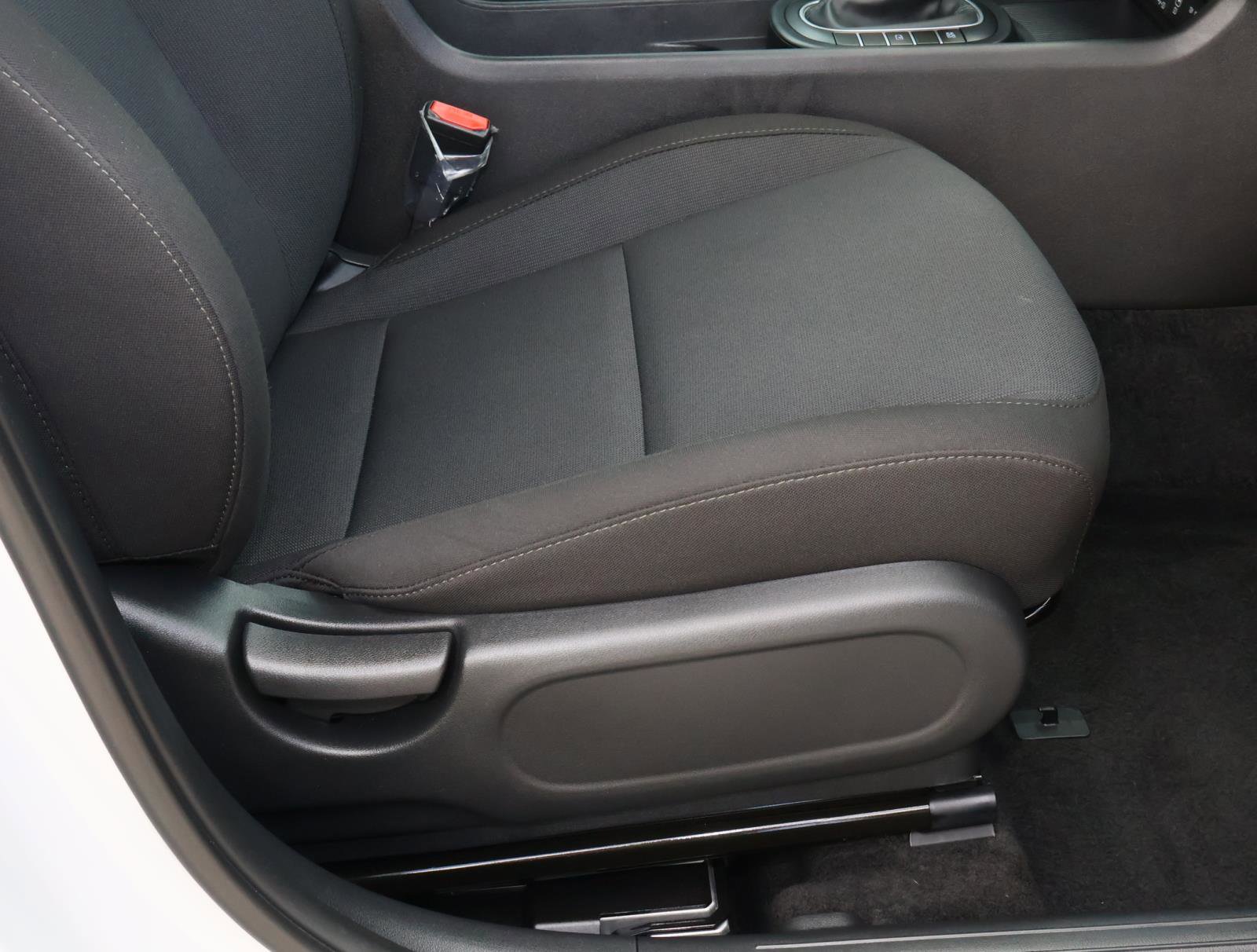 Certified 2026 Hyundai Kona SE image 17