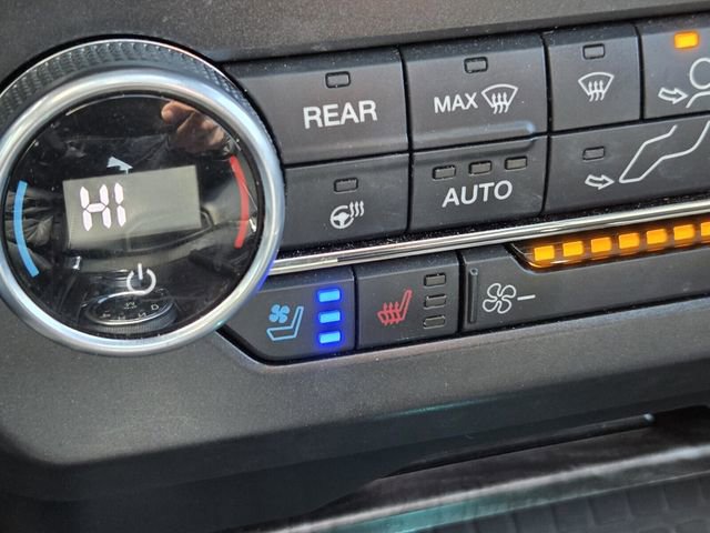 Used 2018 Ford Expedition Limited w/ Equipment Group 302A AWD/4WD image 23