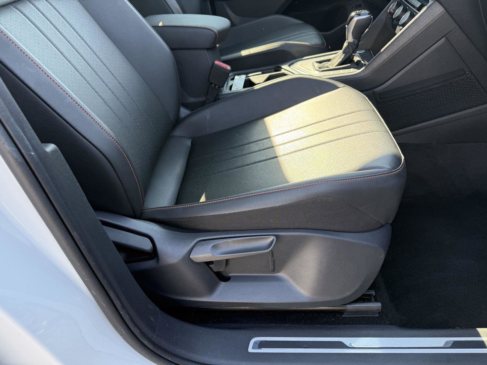 Used 2024 Volkswagen Tiguan Wolfsburg Edition image 36