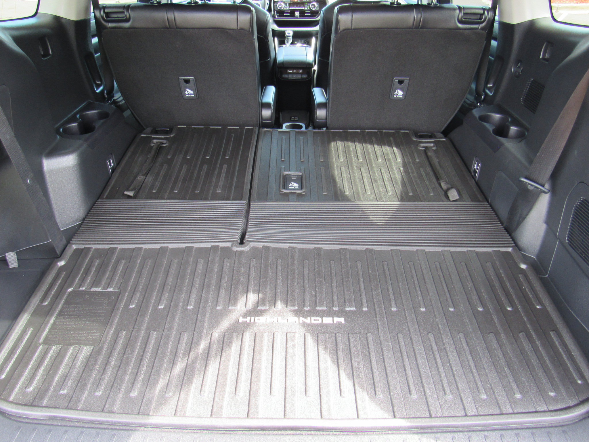 Used 2022 Toyota Highlander XLE AWD/4WD image 42