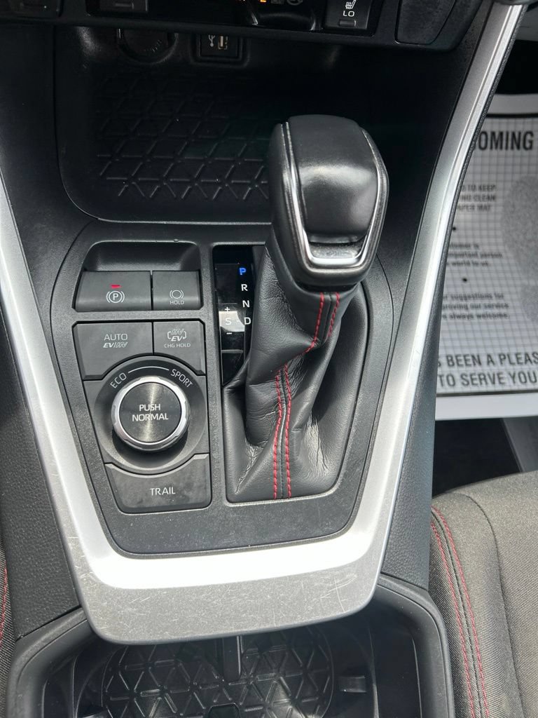 Used 2025 Toyota RAV4 SE AWD/4WD image 32