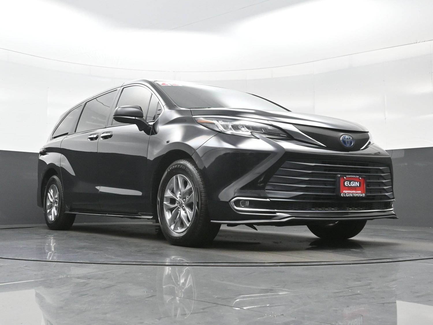 Used 2022 Toyota Sienna XLE FWD image 28