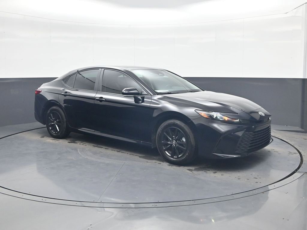 Used 2025 Toyota Camry LE w/ Convenience Package image 1