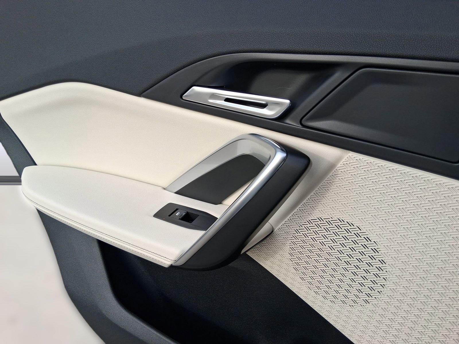 Used 2026 BMW X1 xDrive28i w/ Convenience Package image 28