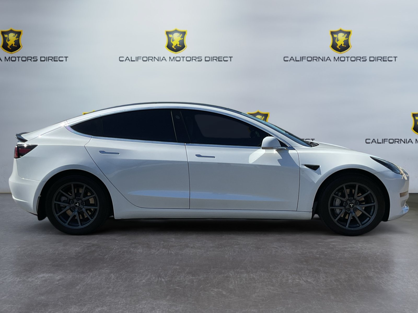 Used 2020 Tesla Model 3 Standard Range Plus RWD image 4
