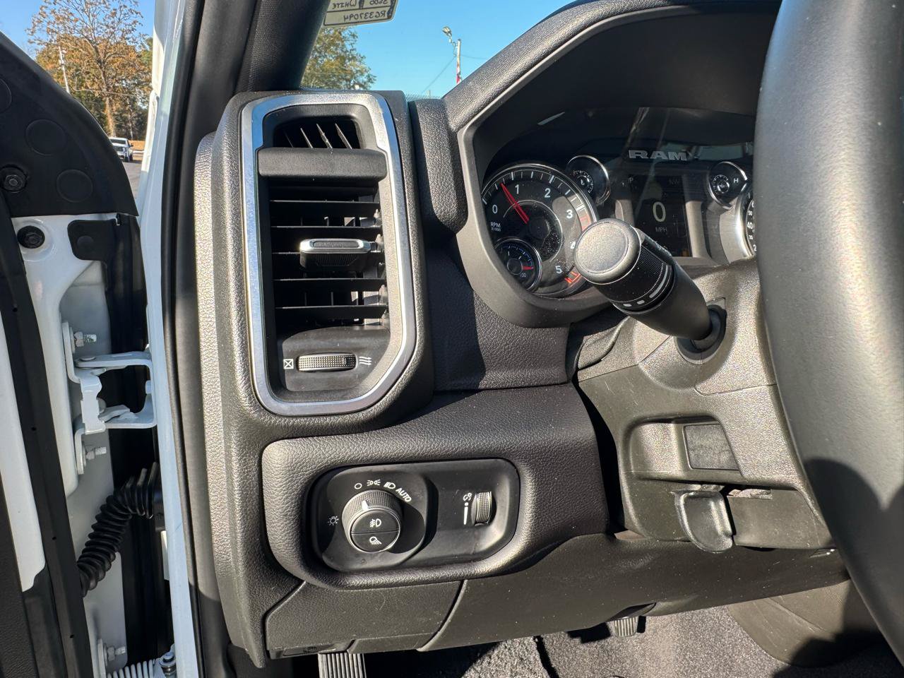 Used 2024 RAM 3500 Big Horn AWD/4WD image 23
