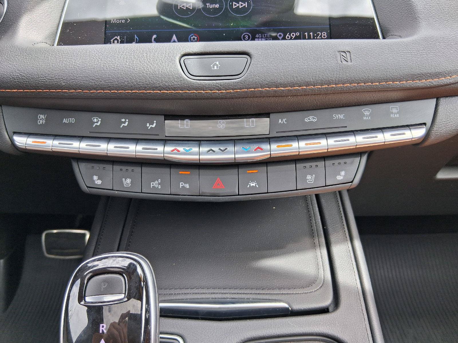 Used 2020 Cadillac XT4 Sport AWD/4WD image 39