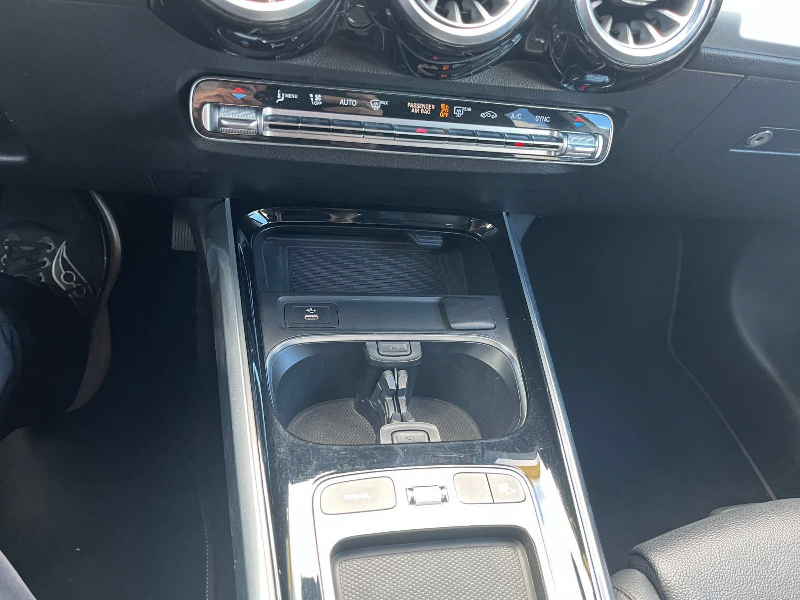 Used 2025 Mercedes-Benz GLB 250 4MATIC image 42