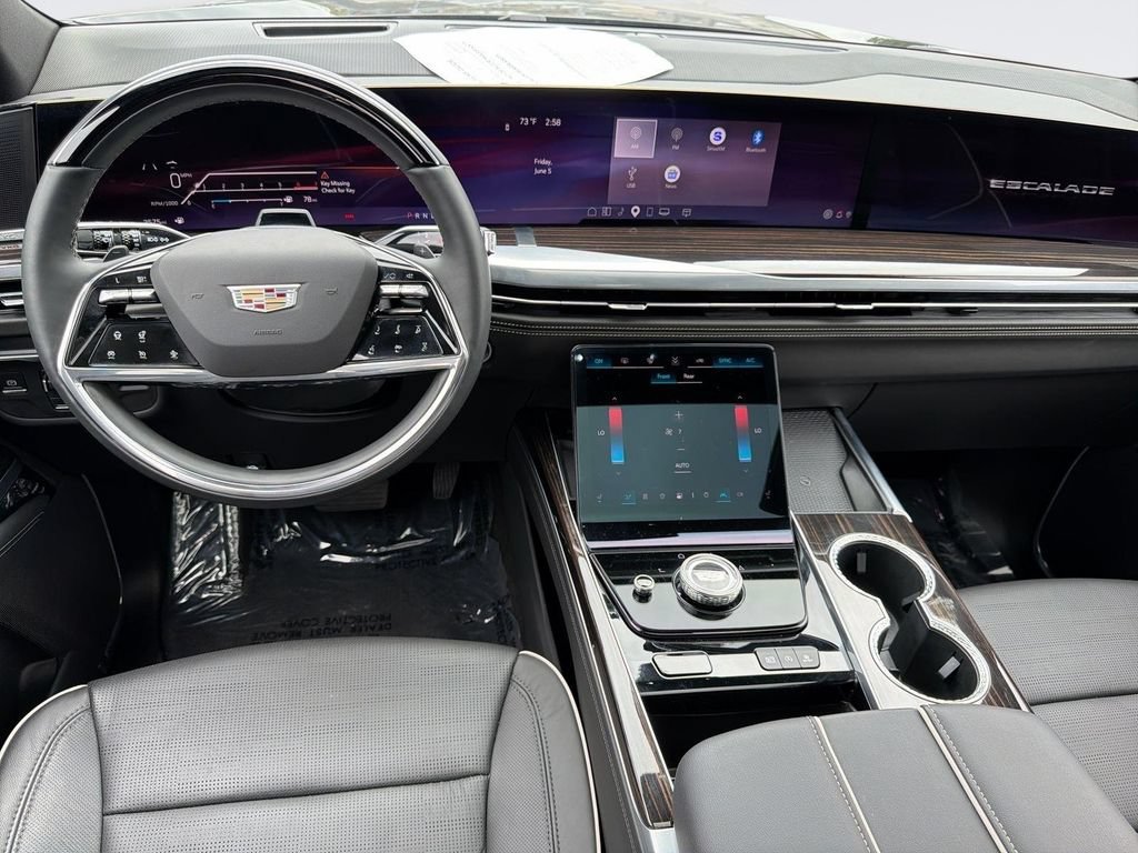 Certified 2026 Cadillac Escalade Luxury RWD image 7