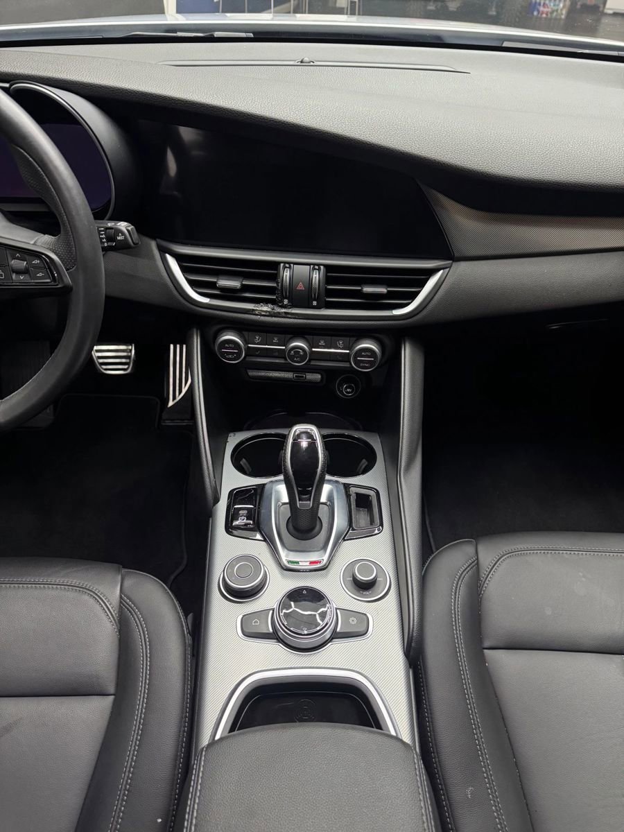 Used 2024 Alfa Romeo Giulia Ti RWD image 9
