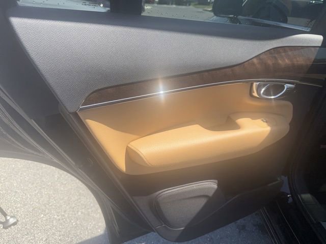 Used 2016 Volvo XC90 T6 Momentum w/ Momentum Plus Package AWD/4WD image 14