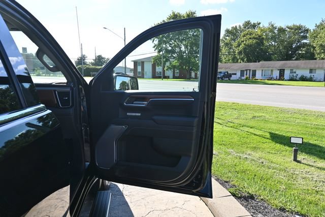 Used 2023 GMC Sierra 1500 Denali AWD/4WD image 18