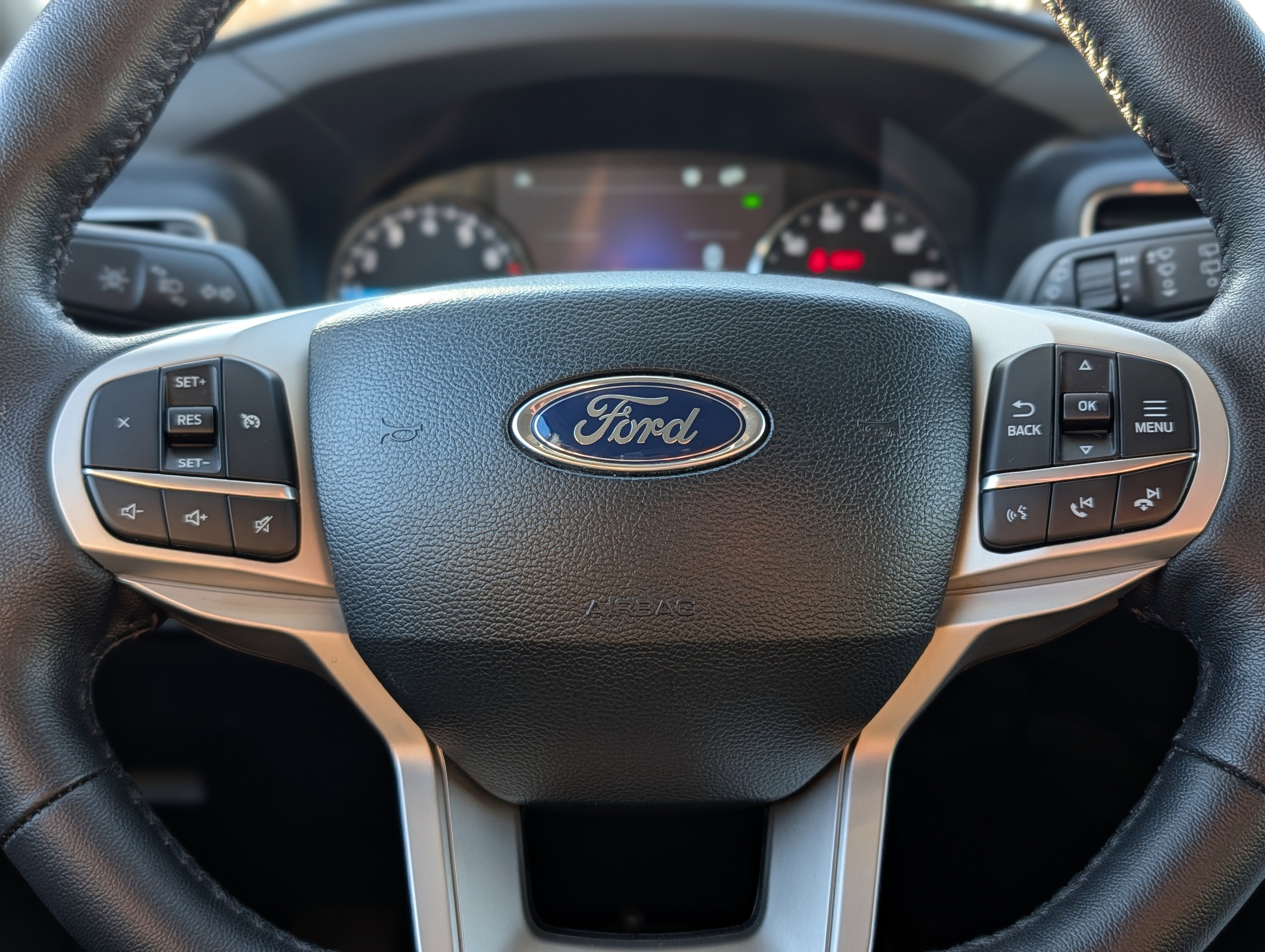 Used 2023 Ford Explorer XLT w/ Equipment Group 202A image 25