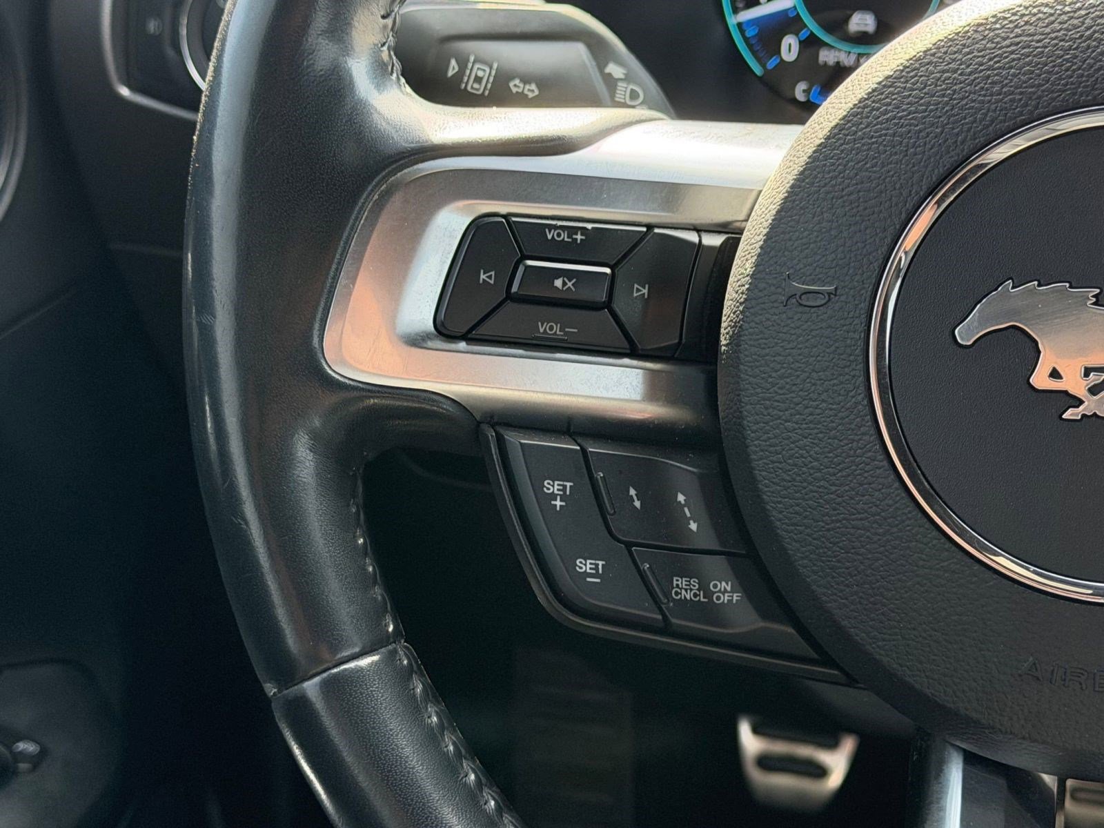Used 2018 Ford Mustang GT Premium w/ Equipment Group 401A RWD image 15