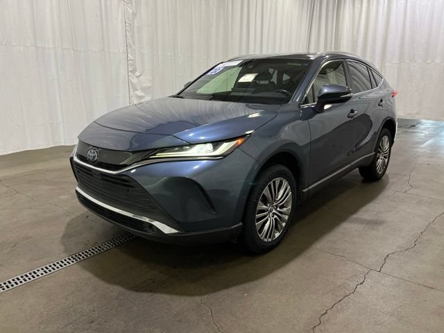 Certified 2022 Toyota Venza XLE AWD/4WD image 8