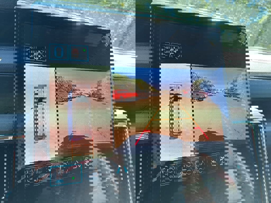 New 2025 GMC Yukon XL Denali w/ Denali Reserve Package image 21