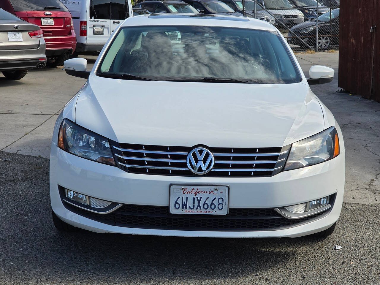 Used 2012 Volkswagen Passat 2.5 SEL Premium FWD image 6