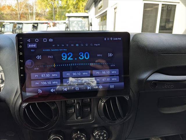 Used 2017 Jeep Wrangler Unlimited Sahara AWD/4WD image 14