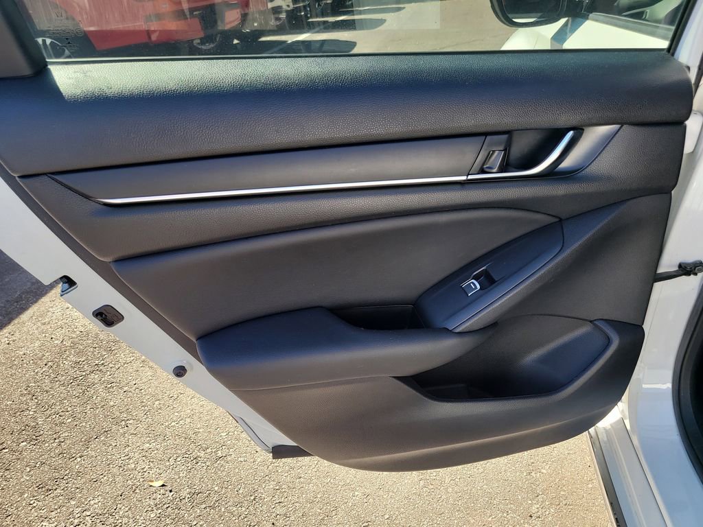 Used 2021 Honda Accord EX image 9