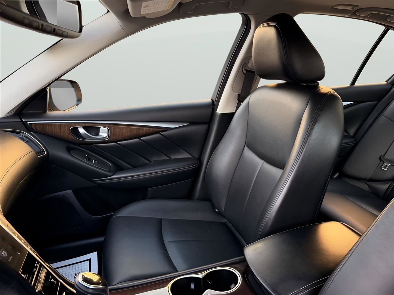 Used 2018 INFINITI Q50 Luxe w/ Essential Package (3.0T Luxe) image 14