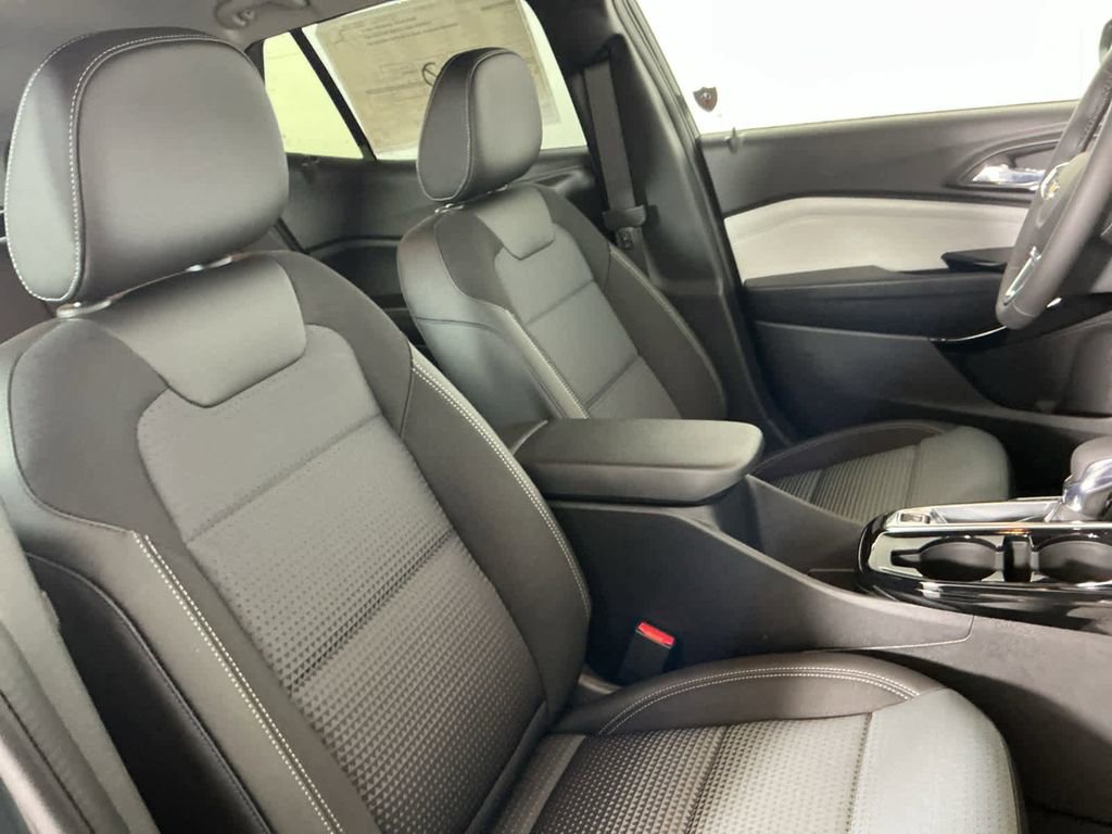 New 2026 Chevrolet Trax LT w/ Driver Confidence Package image 10