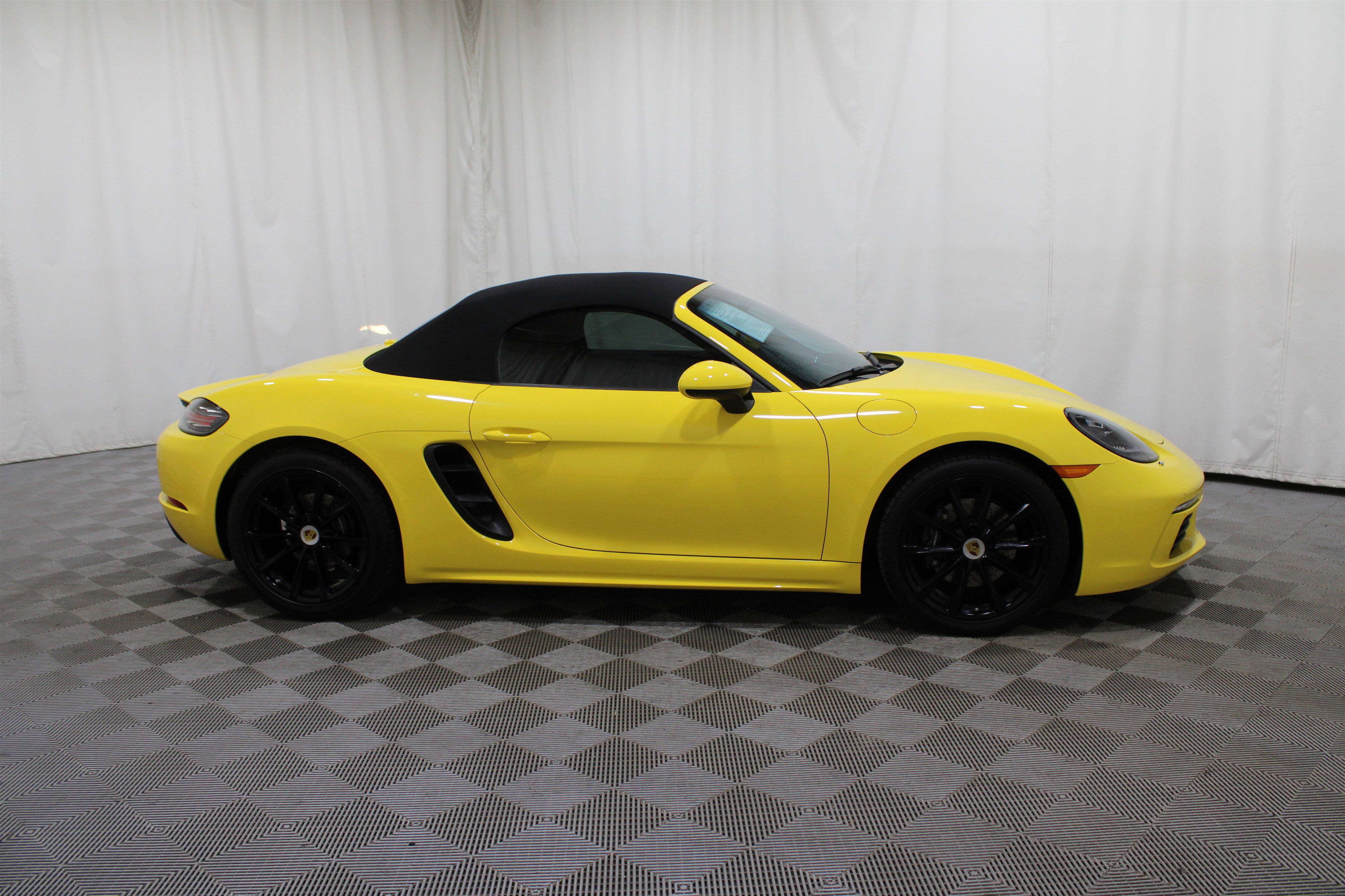 Used 2023 Porsche 718 Boxster w/ Sport Chrono Package image 27