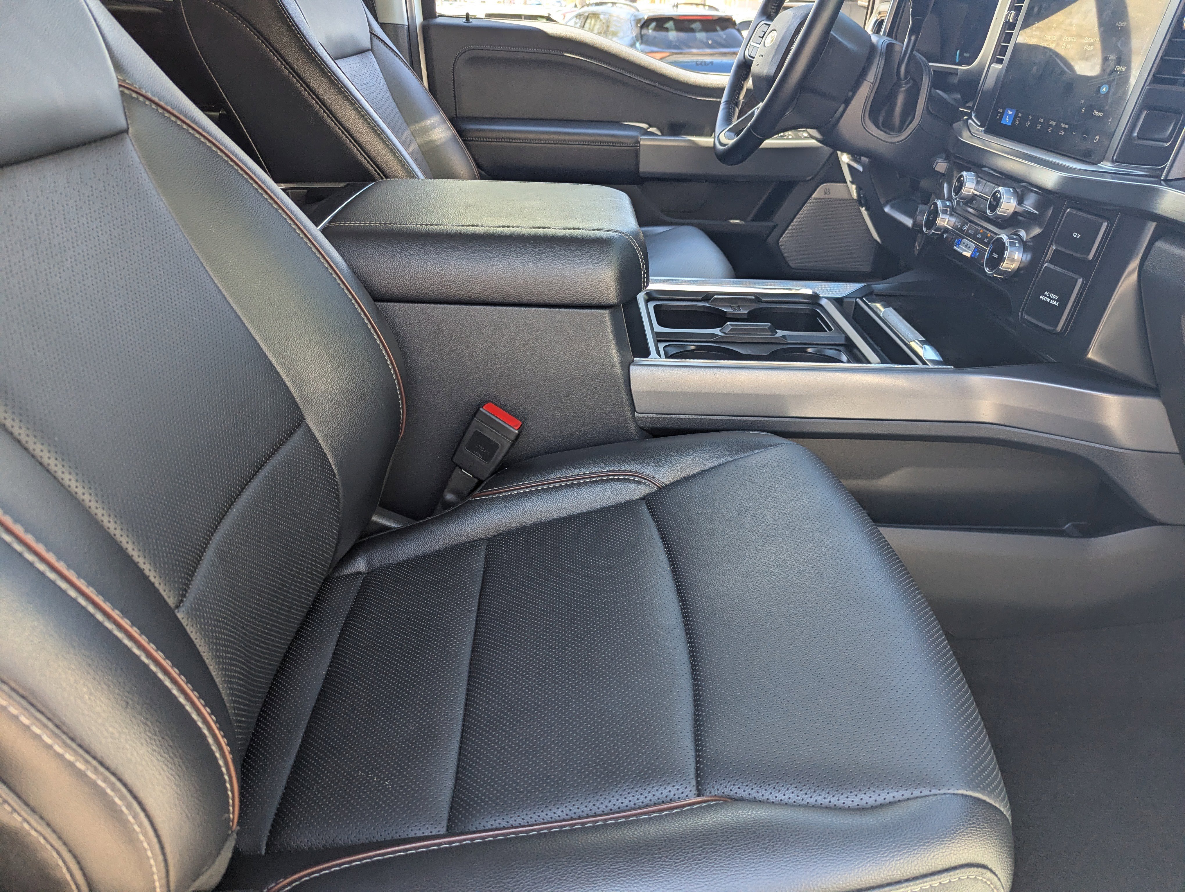 Used 2024 Ford F250 Lariat image 9