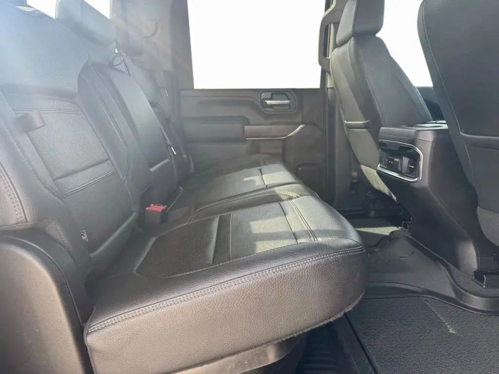 Used 2022 GMC Sierra 3500 Denali w/ Denali Black Diamond Edition image 19