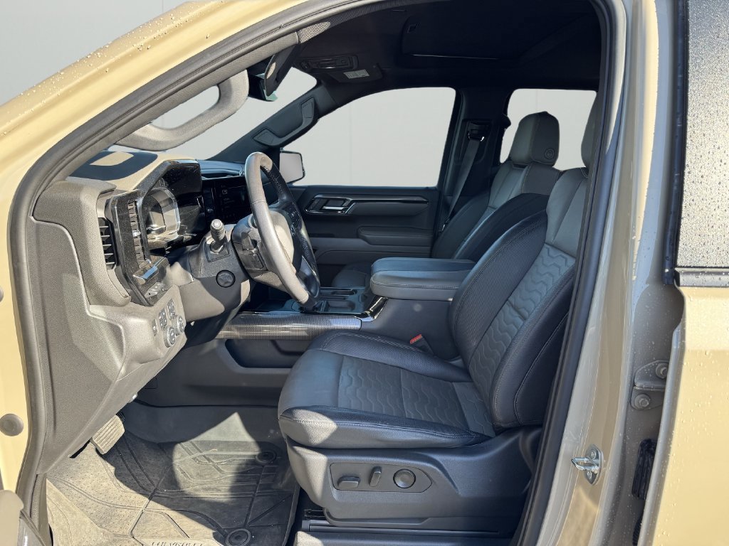 Used 2023 Chevrolet Silverado 1500 ZR2 w/ Technology Package AWD/4WD image 10
