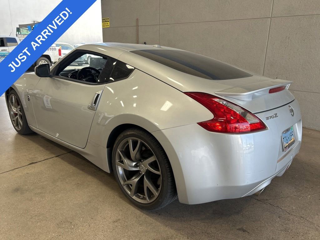 Used 2013 Nissan 370Z Touring w/ Sport Pkg RWD image 4
