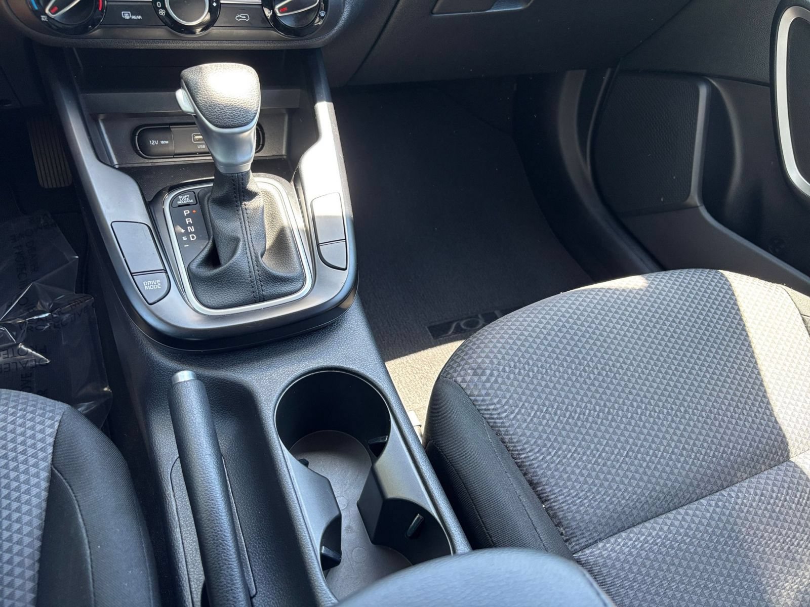 Used 2025 Kia Soul LX w/ LX Technology Package FWD image 40