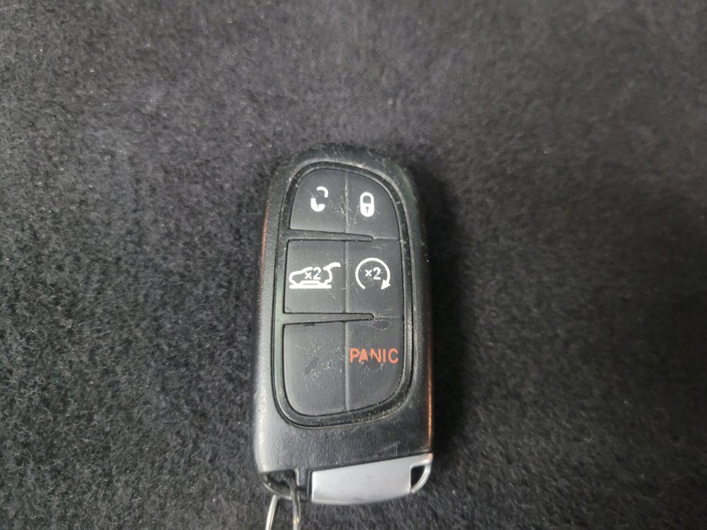 Used 2019 Jeep Cherokee Limited AWD/4WD image 32