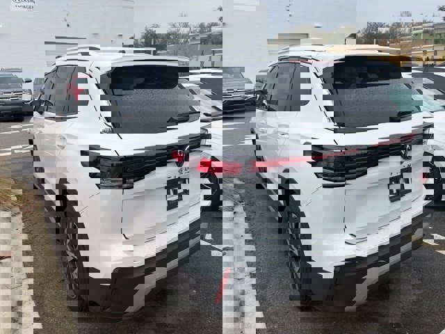 Used 2025 Volkswagen Tiguan S image 9